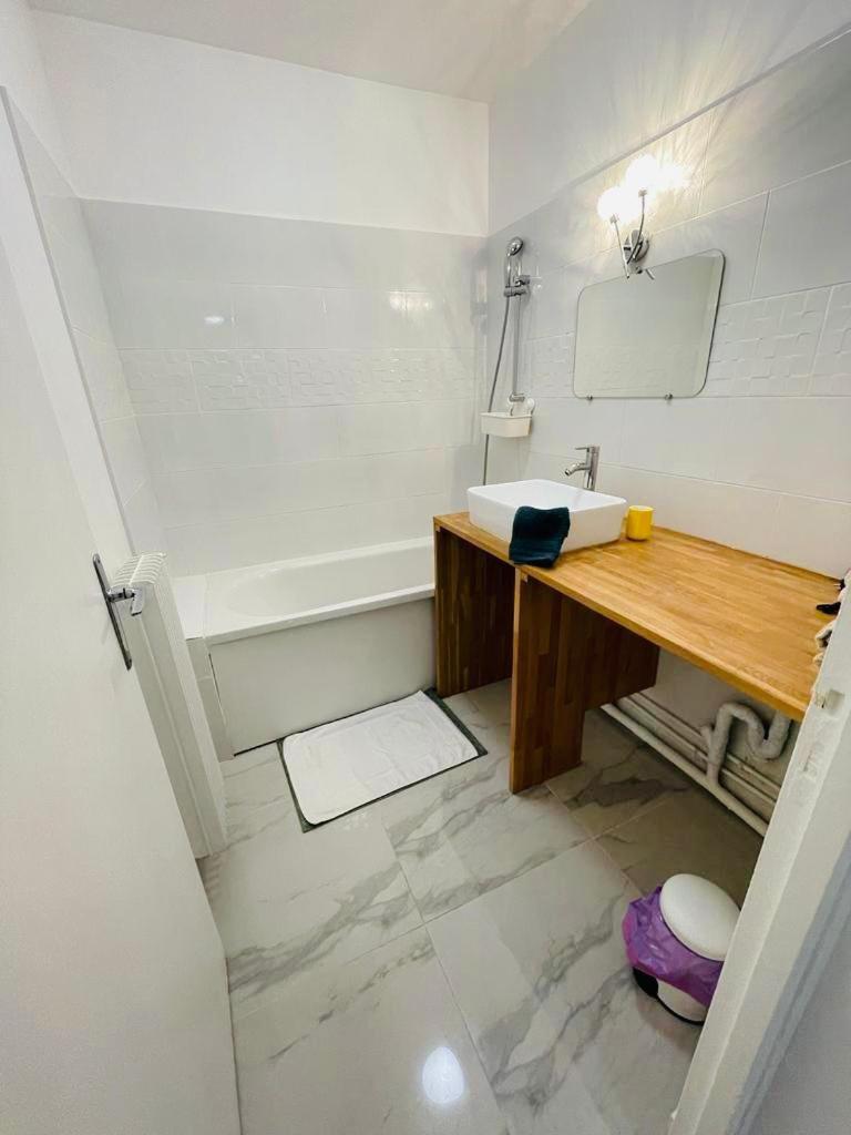 Appartement Bastille - Voltaire - Saint Paul - Centre De Paris - 5 Pers Luaran gambar