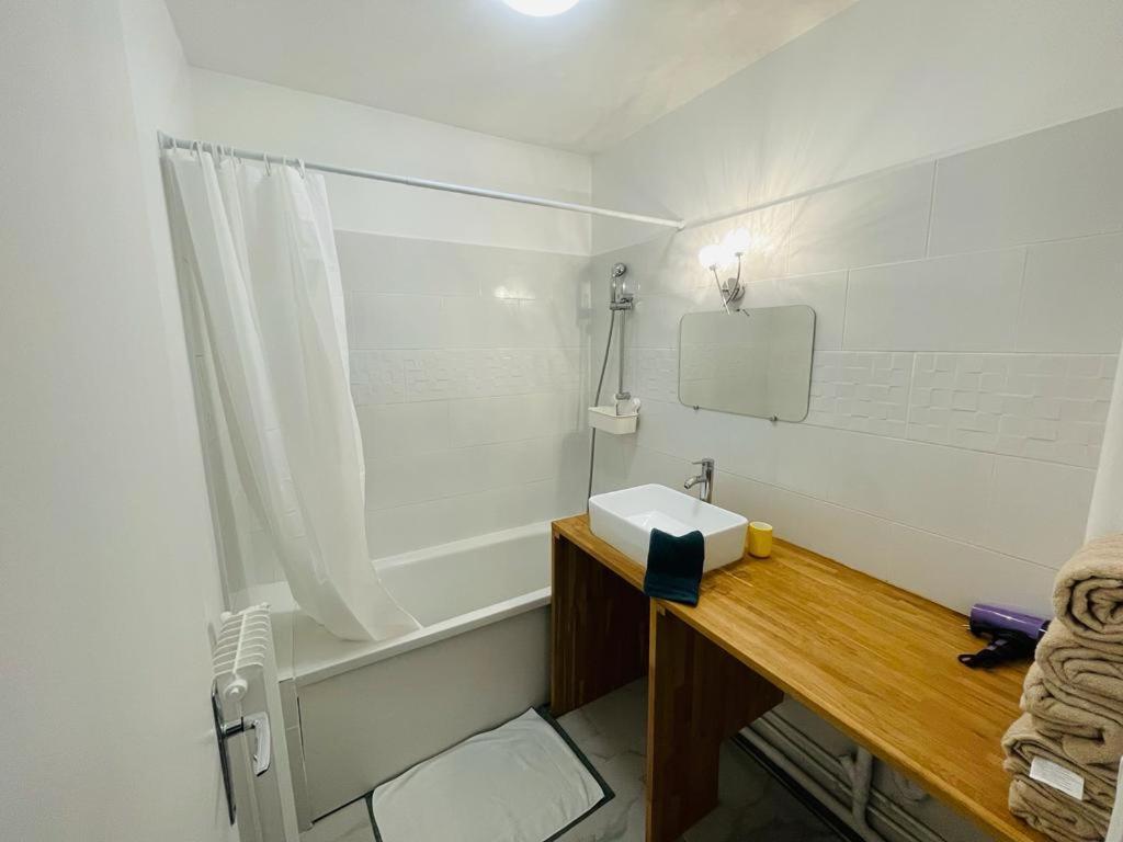 Appartement Bastille - Voltaire - Saint Paul - Centre De Paris - 5 Pers Luaran gambar